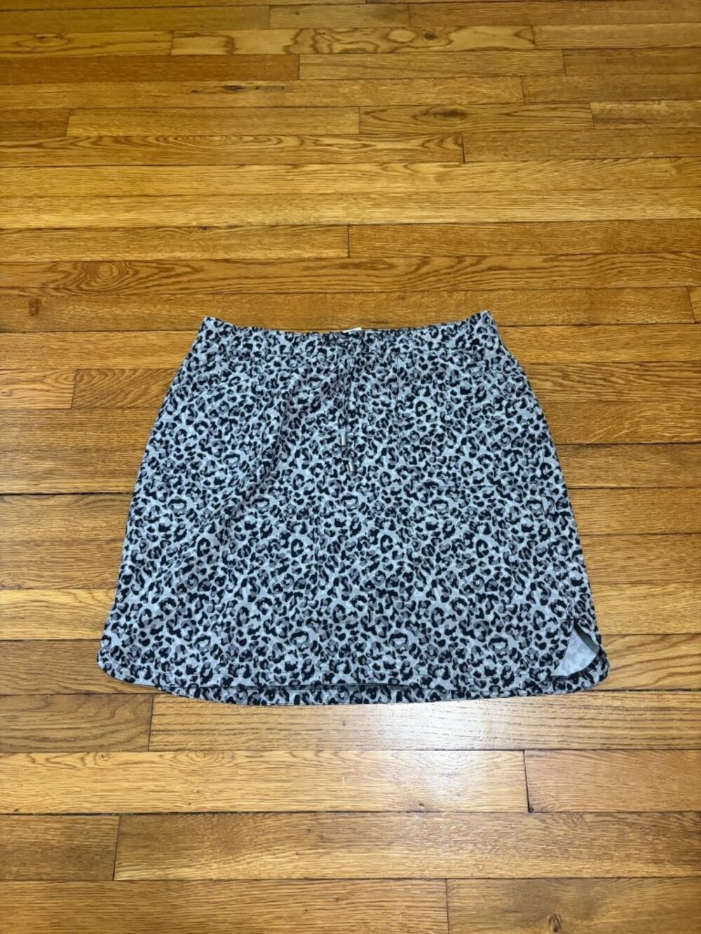 Chico’s Zenergy Women’s Golf Skort Size 0 (US 4) Gray Black Cheetah Print